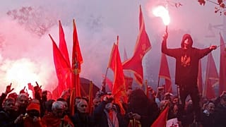 Una protesta contro il nuovo governo a Podgorica, Montenegro, lunedì 28 dicembre 2020
