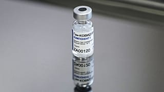 Rusya'nın geliştiği Sputnik V aşısının Covid-19'a karşı etkinliğinin faz 3 çalışması ara sonuçlarına göre yüzde 91,6 olduğu açıklandı.