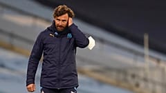 La disperazione di Villas-Boas durante una partita di Champions League. 