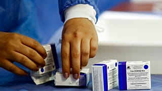 کرونا و چالش‌های ژئوپولیتیک اروپا؛ بحث خرید واکسن روسی و چینی بالا گرفت