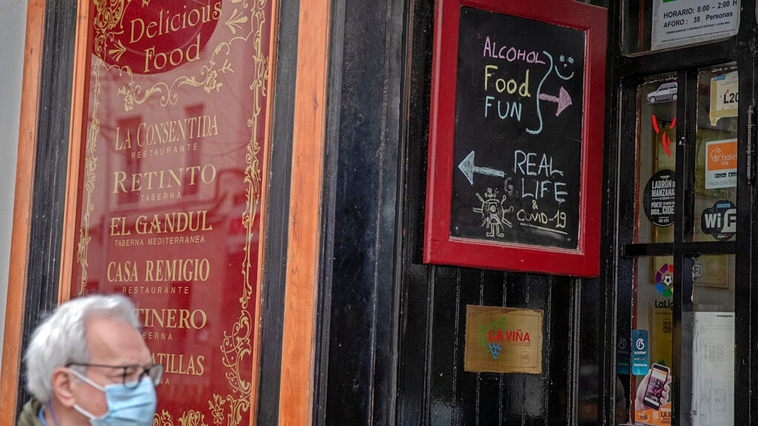 Exterior de un bar en España
