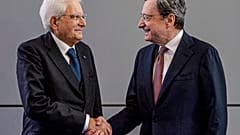 Χειραψία Ντράγκι - Ματαρέλα ΦΩΤΟ ΑΡΧΕΙΟΥ