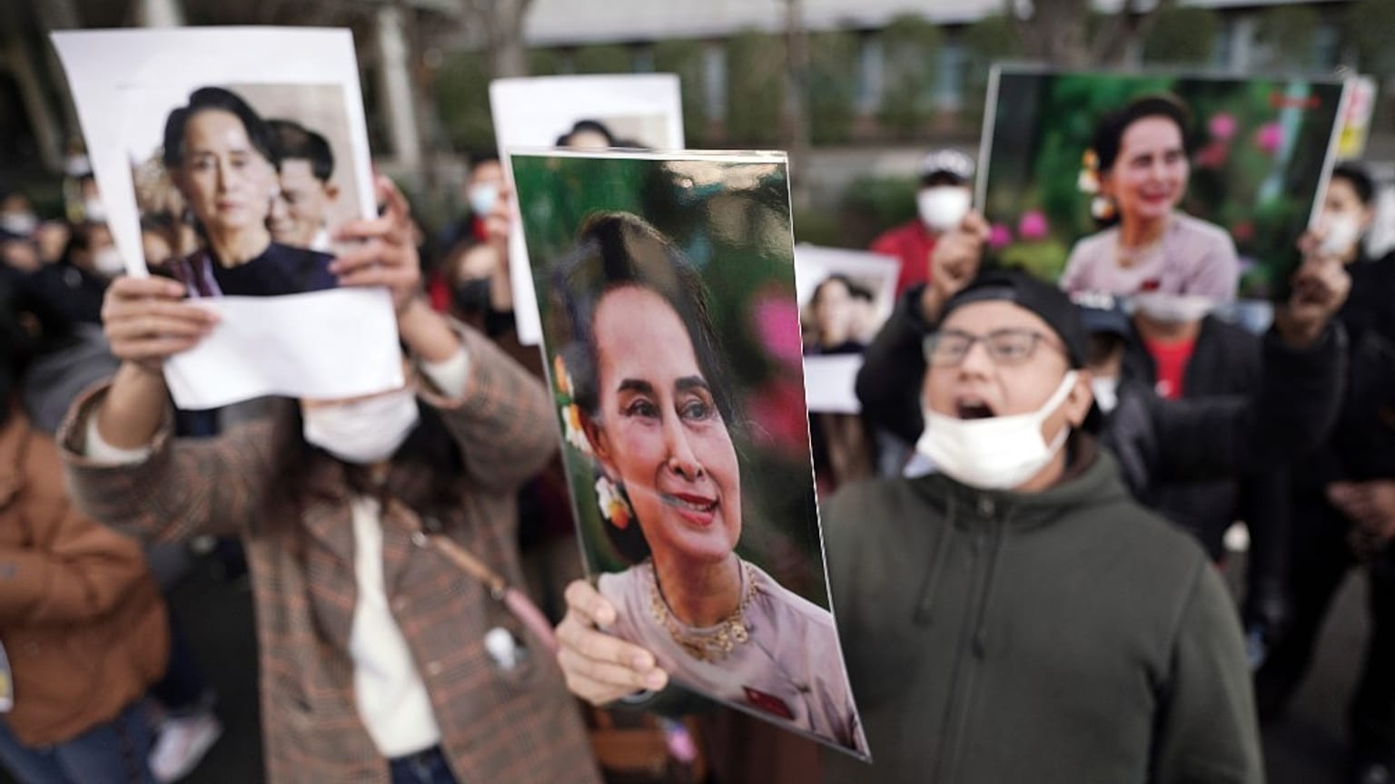 Vádat emeltek Aung Szan Szú Csi ellen 