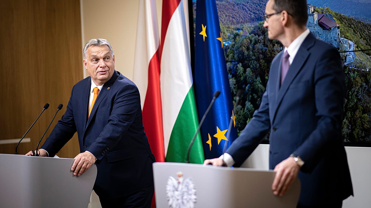 Orbán Viktor magyar és Mateusz Moraviecki lengyel kormányfő a december 10-i EU-csúcson
