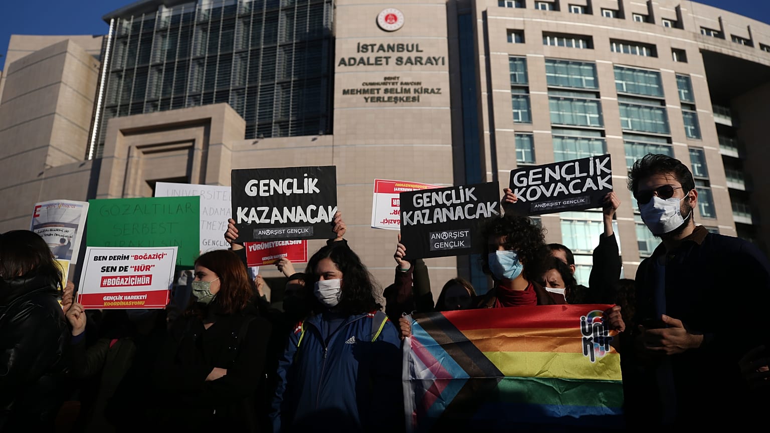 İstanbul Adalet Sarayı önünde protesto 