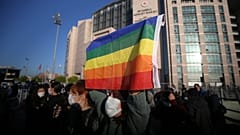طلاب من جامعة بوغازيتشي يتظاهرون في إسطنبول مطالبين بإطلاق سراح رفاقهم 