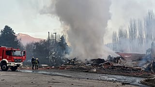 Ολοσχερώς κατέρρευσε το ξενοδοχείο «Τσάμης» μετά από έκρηξη που σημειώθηκε τα ξημερώματα της Πέμπτης 04.02.21