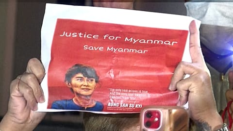 Yangon residents in noisy protest against coup/Burmese people in Bangkok protest against Myanmar coup