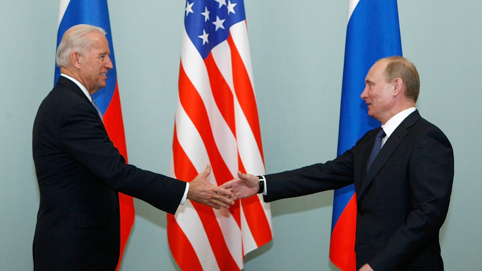 Biden a proposé à Poutine un sommet, l'Ukraine évoquée lors d'une conversation téléphonique