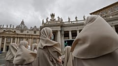 Papa Francis oy hakkına sahip müsteşarlığa ilk kez kadın atadı