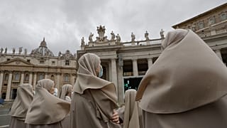 Papa Francis oy hakkına sahip müsteşarlığa ilk kez kadın atadı