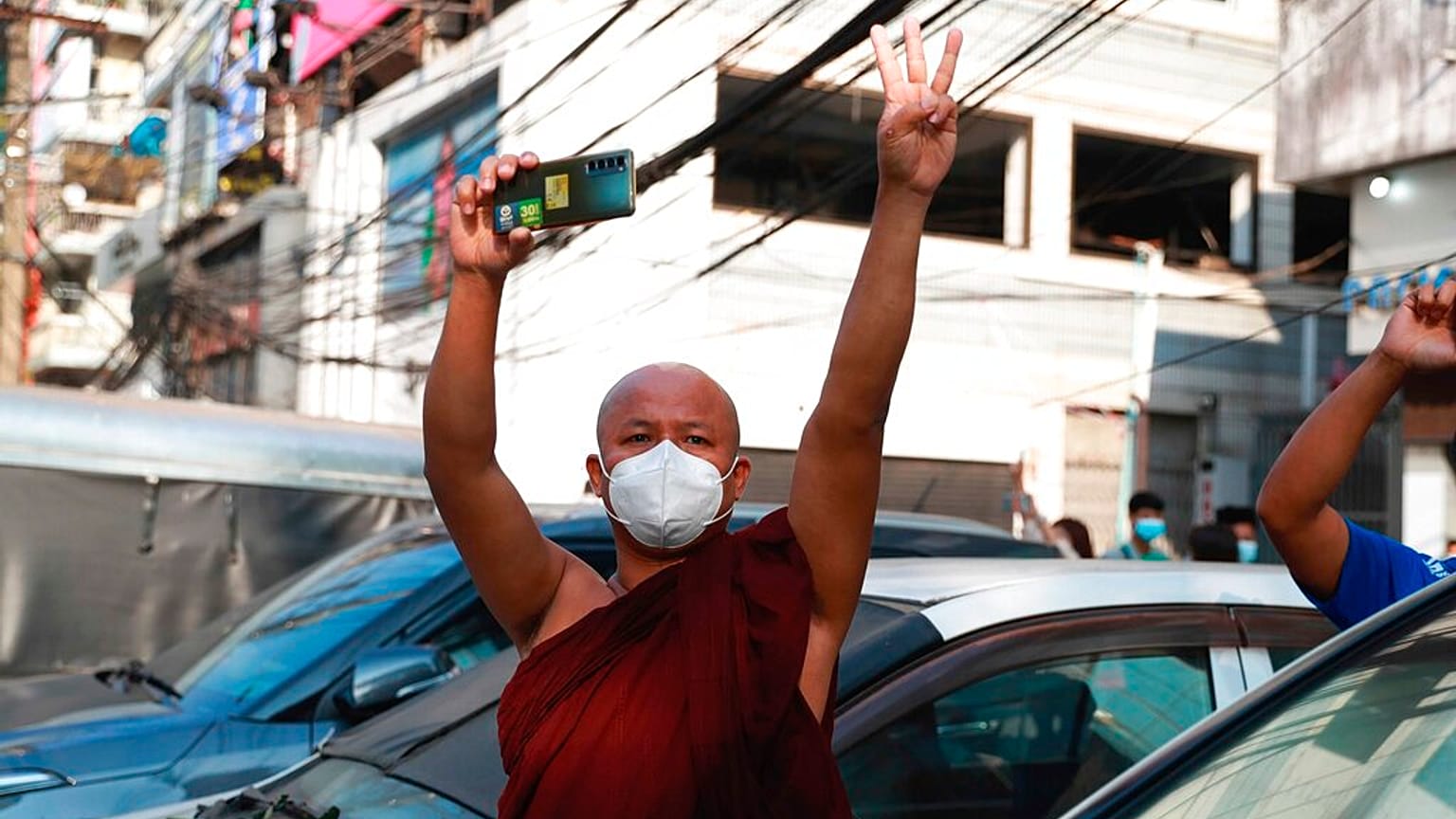 Myanmar'da darbe: Kesilen internet erişimi tekrar sağlandı