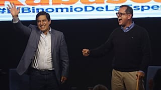Andrés Aráuz y su compañero de fórmula Carlos Rabascall celebran los resultados. Quito, Ecuador