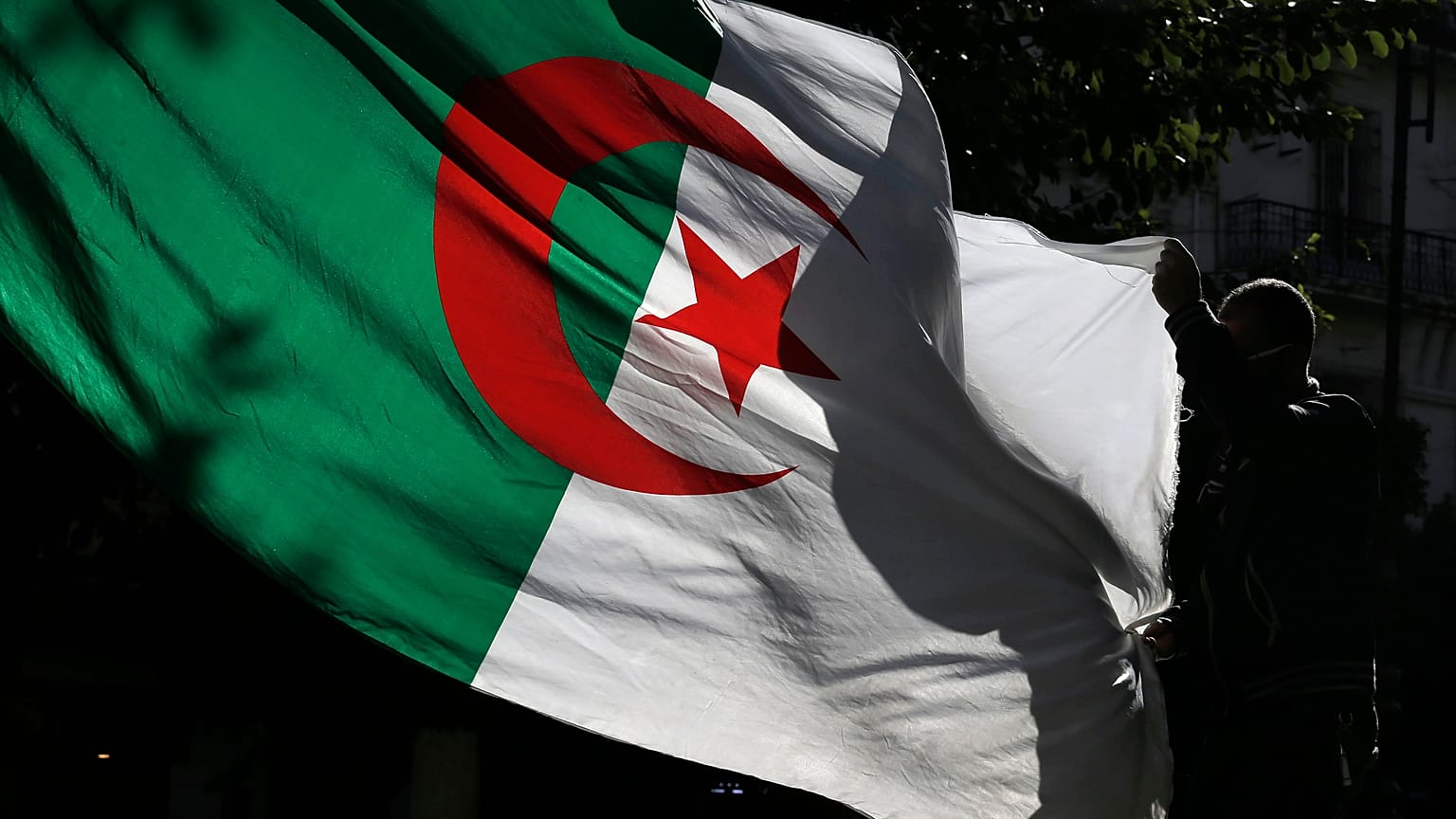 حلّ الجمعية الوطنية للشباب "راج"