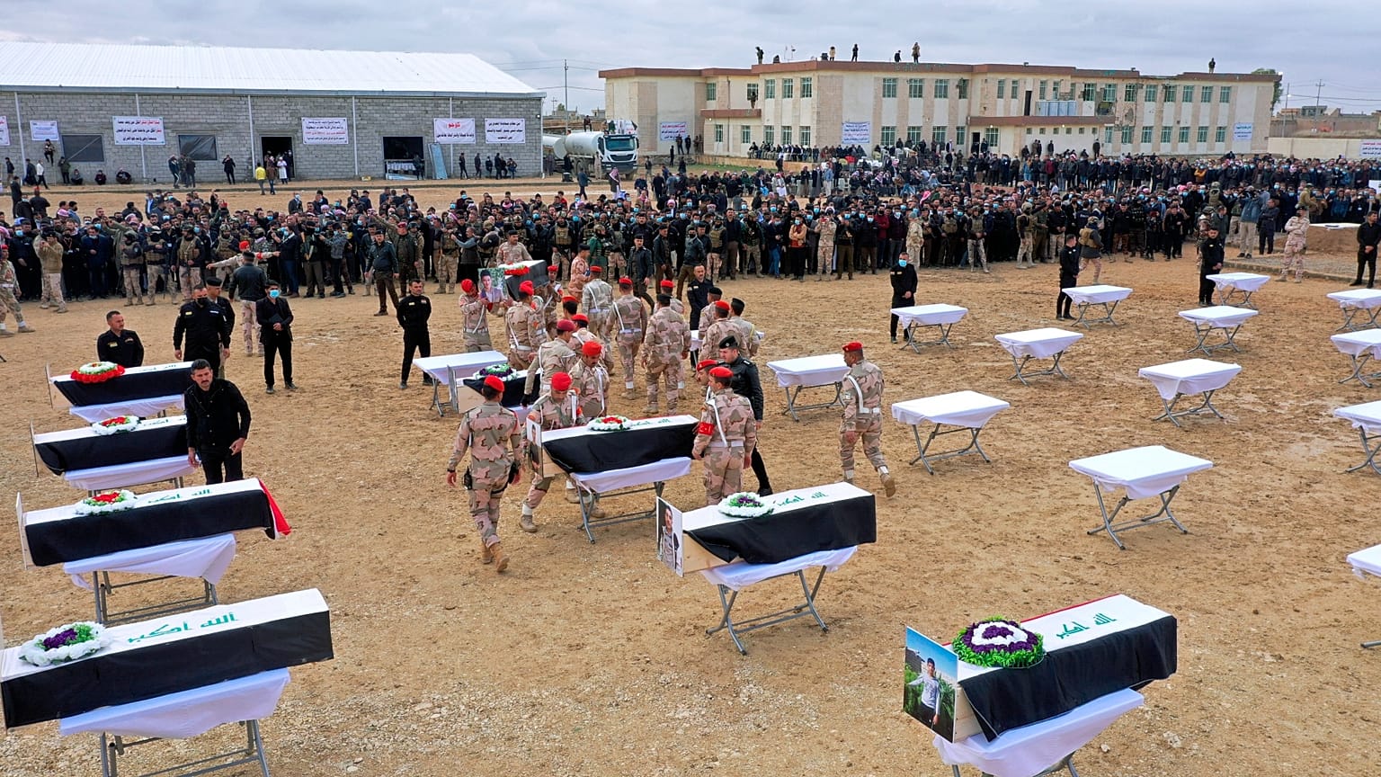 Öldürülen yaklaşık 100 Yezidi törenle yeniden toprağa verildi 