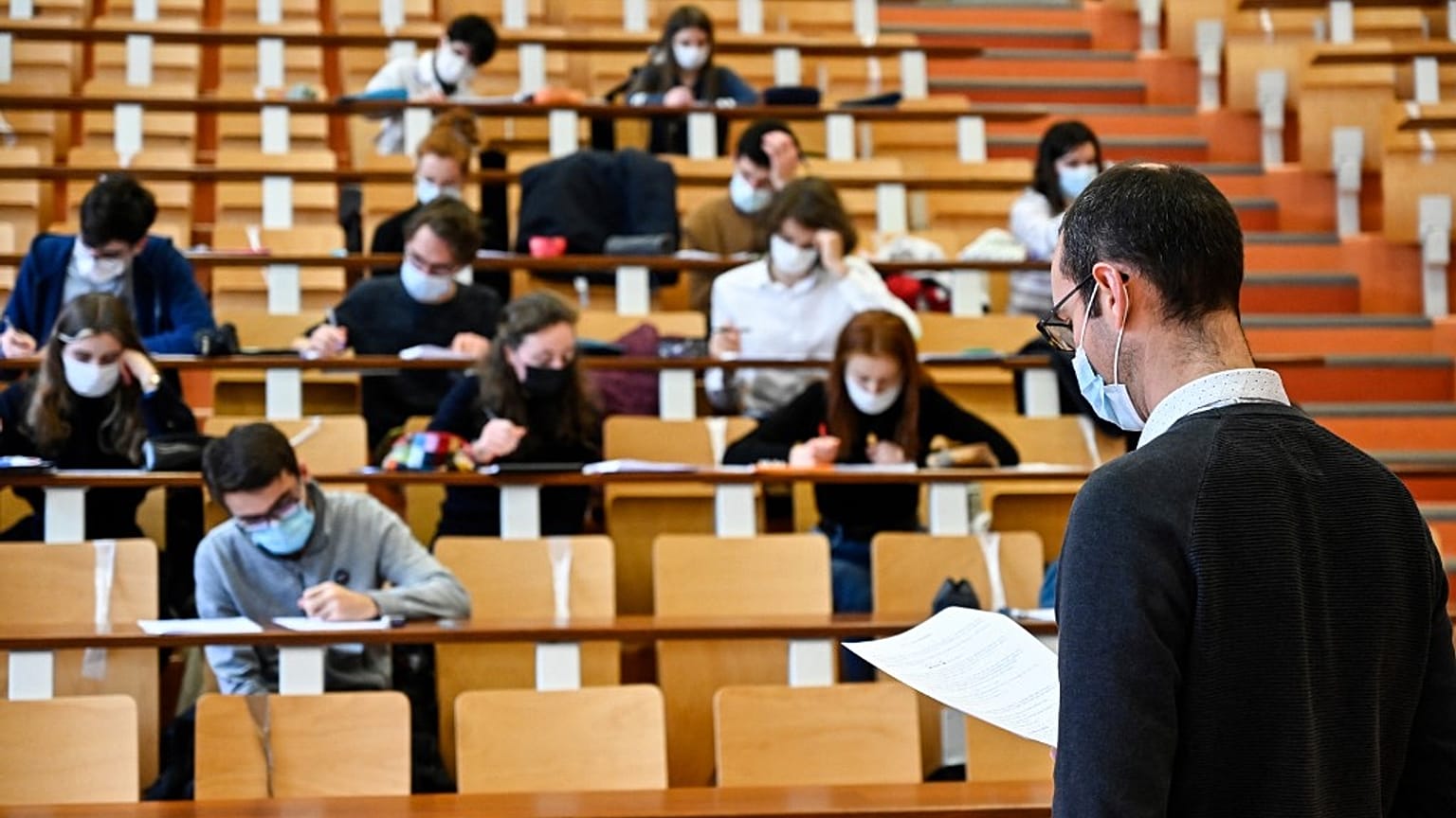 University of Rennes 1, students wearing protective nose and mouth masks 