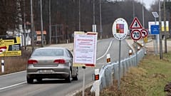 Figyelemfelhívó tábla az cseh-osztrák határon