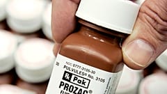 Fluoxetin, verkauft unter den Markennamen Prozac und Sarafem, wird zur Behandlung von Depressionen, Panikattacken und Zwangsstörungen eingesetzt.