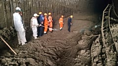 Labores de rescate en el tunel donde están atrapados los obreros de una central hidroeléctrica, Tapovan, estado de Uttarakhand, la India 8/2/2021