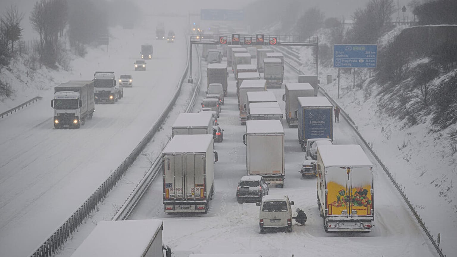 Autobahn bei Dresden am 8. Februar 2021