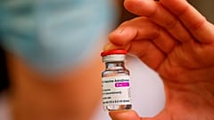 لقاح أسترازينيكا المضاد لكوفيدـ19 في أحد المستشفيات من ضواحي باريس. 2021/02/08