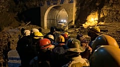 Himalayalarda buzul felaketi: Ölü sayısı 26'ya yükseldi; 165 kişi kayıp
