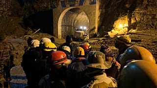 Himalayalarda buzul felaketi: Ölü sayısı 26'ya yükseldi; 165 kişi kayıp