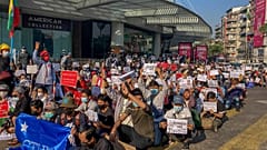 Для разгона протестующих применялись водяные пушки