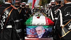 مراسم تدفین محسن فخری‌زاده