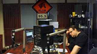 Technikus a Klubrádió Stúdiójában