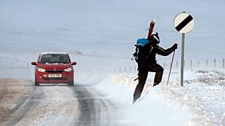 Carretera nevada en Inglaterra