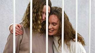 Катерина Андреева и Дарья Чульцова во время судебного заседания