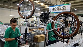 Türkiye'de Covid-19 salgını döneminde ILO verilerine göre 2.2 milyon kişi işini kaybetti.