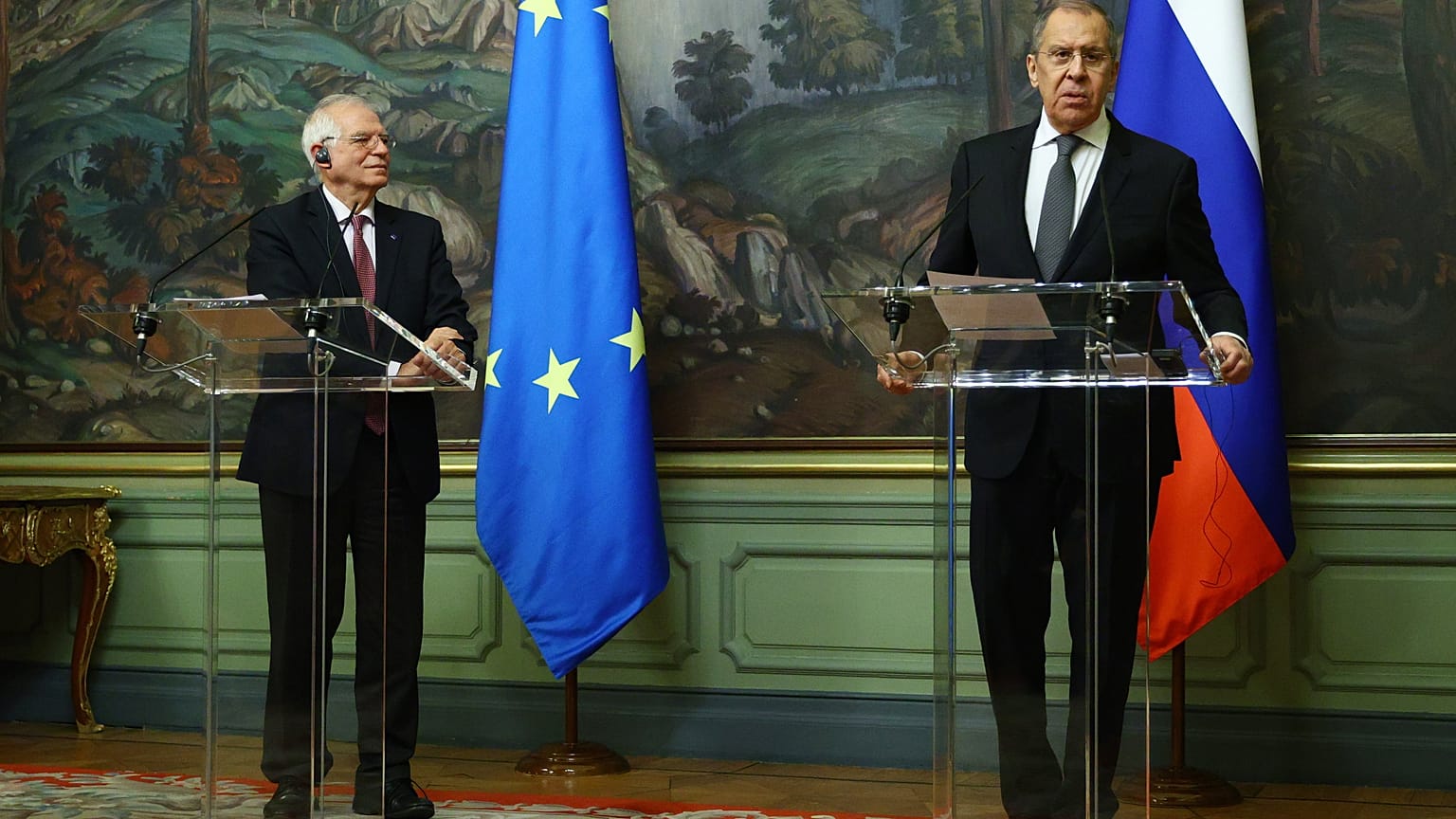 Szergej Lavrov Josep Borrellel, az Európai Unió kül- és biztonságpolitikai főképviselőjével 