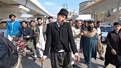 Усман Хан в образе Чарли Чаплина