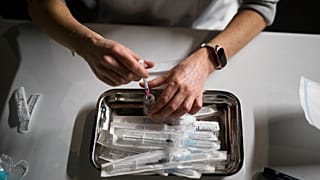 Impfstoff-Vorbereitung in Frankreich
