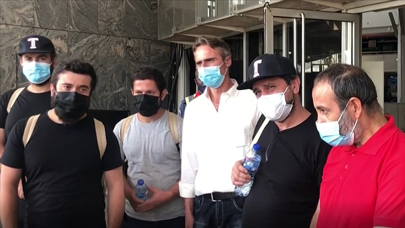 Nijerya açıklarında korsanlar tarafından kaçırılan Türk gemiciler.