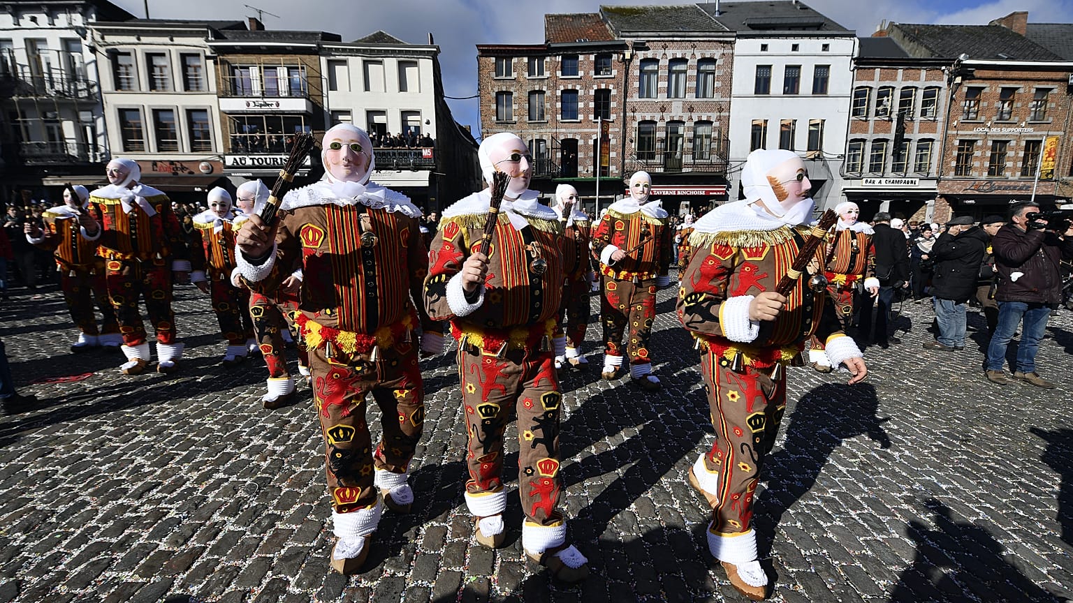 I Gilles al carnevale di Binche nel 2019, Belgio