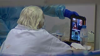 "Doentes covid" no hospital de campanha de Portimão recebem "visitas" da família