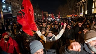 Kosova'da oyların yüzde 90'ının sayımı tamamlanırken, yüzde 47,75 alan Kendin Karar Al Hareketi (VV) zaferini ilan etti
