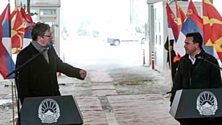 Il presidente serbo Aleksandar Vucic e il primo ministro delle Macedonia del Nord, Zoran Zaev