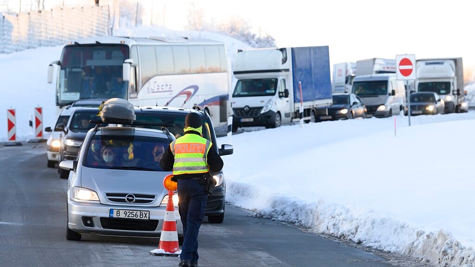 Deutschland hat strengere Grenzkontrollen an den Grenzen zu Tschechien und dem österreichischen Bundesland Tirol eingeführt