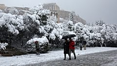 Χιονισμένη η Ακρόπολη από την επέλαση της "Μήδειας"
