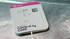 Laboratuvarlarda yaşanan Covid-19 testi yoğunluğu nedeniyle BinaxNOW hızlı test kitlerinin salgınının yayılmasını önlemede etkin olacağı düşünülüyordu