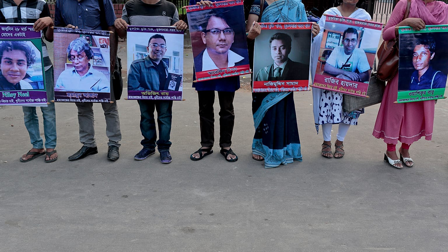 Aralarında Avijit Roy'un da olduğu çok sayıda aktivist Bangladeş'te cinayete kurban gitmişti