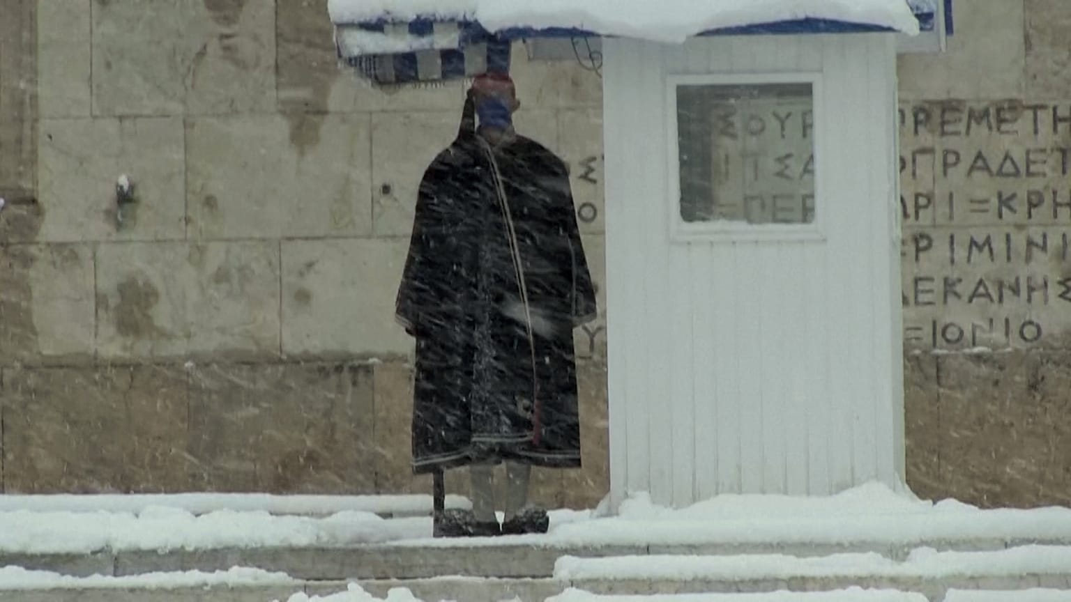 Schnee auf der Akropolis: Wintereinbruch in Athen