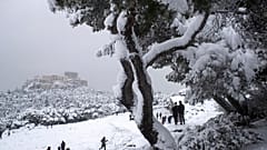 Dichte Schneedecke: Athen im Ausnahmezustand
