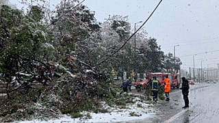 Πέντε συνεργεία της 1ης ΕΜΑΚ και πέντε συνεργεία από την 6η, 7η και 8η ΕΜΑΚ στη μάχη για την ηλεκτροδότηση