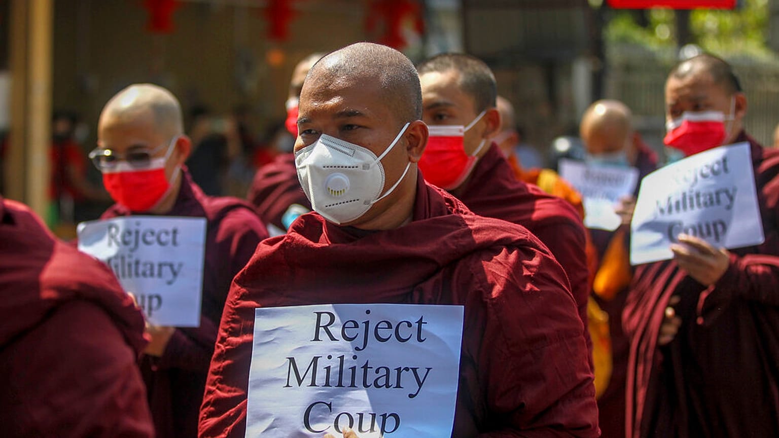 A buddhista szerzetesek nem kérnek a katonai juntából 