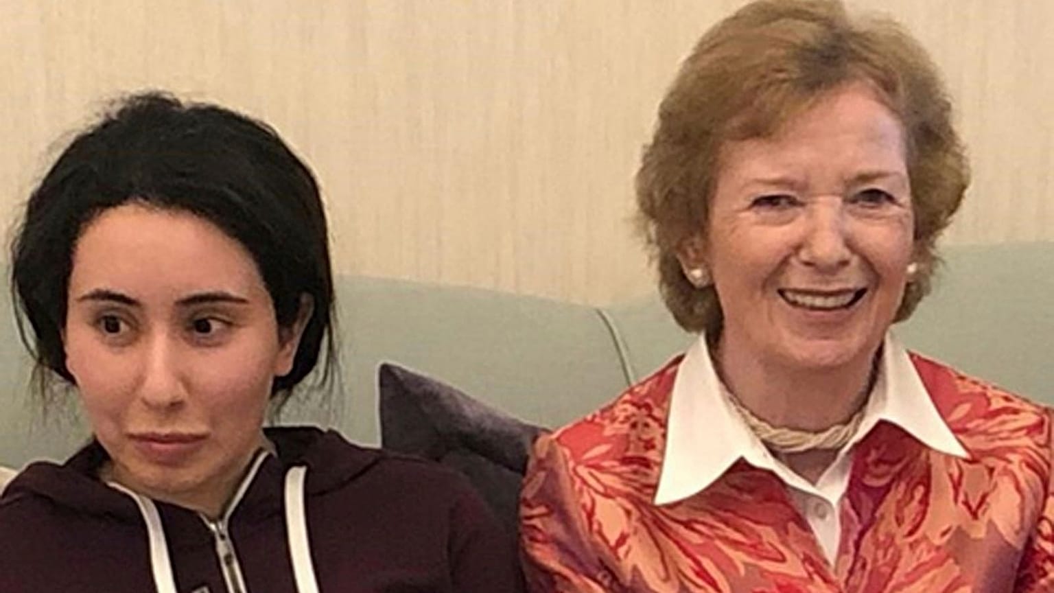 شاهزاده لطیفه در کنار مری رابینسون، گزارشگر سابق حقوق بشر سازمان ملل در سال ۲۰۱۸ 